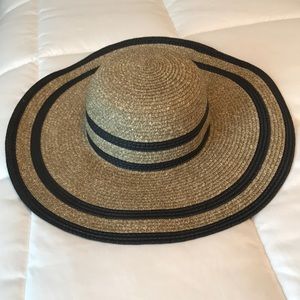 Oversized Take-Me-To-The-Beach Hat
